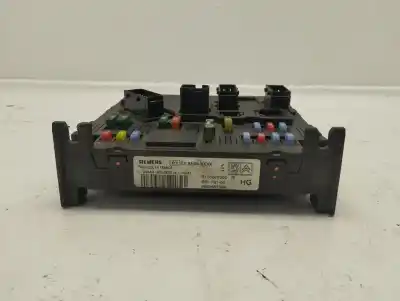İkinci el araba yedek parçası RÖLE/SIGORTA KUTUSU için CITROEN C3 1.4 HDI (68 CV)  OEM IAM referansları 9650618380  