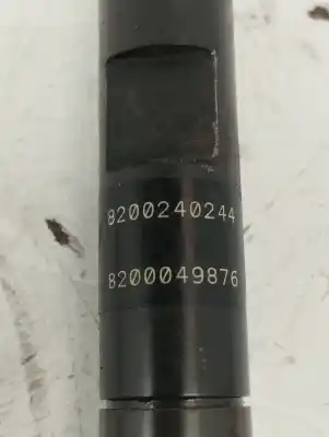 Second-hand car spare part injector for renault clio ii fase ii (b/cb0) base authentique 65 cv / 48 kw oem iam references 8200049876  