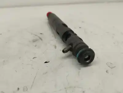 Second-hand car spare part injector for renault clio ii fase ii (b/cb0) base authentique 65 cv / 48 kw oem iam references 8200049876  
