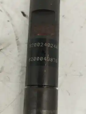 Second-hand car spare part injector for renault clio ii fase ii (b/cb0) base authentique 65 cv / 48 kw oem iam references 8200049876  