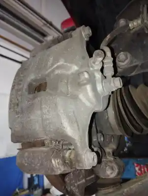 Автозапчастина б/у передній правий гальмівний супорт для mazda cx-3 luxury посилання на oem iam gazr3398za  