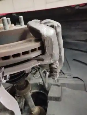 Автозапчастина б/у передній правий гальмівний супорт для mazda cx-3 luxury посилання на oem iam gazr3398za  