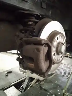 Peça sobressalente para automóvel em segunda mão pinça de travão traseira direita por peugeot 5008 sport pack referências oem iam 1651764780