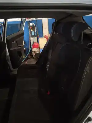 Piesă de schimb auto la mâna a doua scaune din spate pentru kia sportage drive 4x2 referințe oem iam 