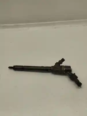 Second-hand car spare part injector for kia cerato 2.0 ex crdi berlina oem iam references 3380027900