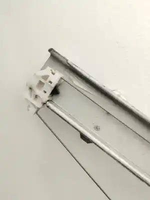 Peça sobressalente para automóvel em segunda mão elevador de vidros dianteiro direito por nissan leaf n-connecta referências oem iam 807313na0b  