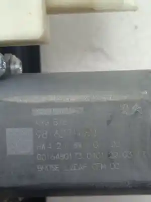 Pezzo di ricambio per auto di seconda mano alzacristalli posteriore sinistro per citroen c4 picasso attraction riferimenti oem iam 9816272780  