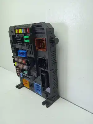Pezzo di ricambio per auto di seconda mano scatola relè/fusibili per citroen c4 picasso attraction riferimenti oem iam 9819851480  