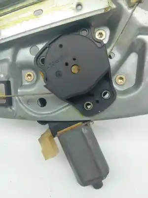 Peça sobressalente para automóvel em segunda mão elevador de vidros dianteiro direito por smart coupe edition bluemotion referências oem iam 0130822001  