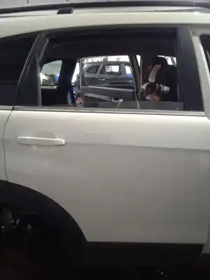 Pezzo di ricambio per auto di seconda mano PORTA POSTERIORE DESTRA per CHEVROLET CAPTIVA 2.0 VCDI LS Riferimenti OEM IAM 94543753  