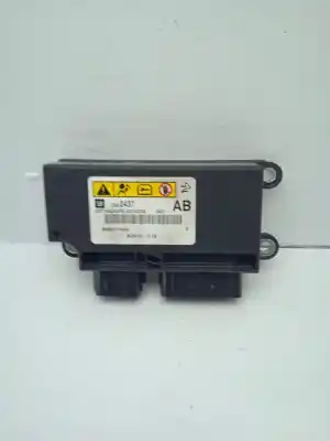 Pezzo di ricambio per auto di seconda mano centralina airbag per opel astra j lim. selective riferimenti oem iam 13582437