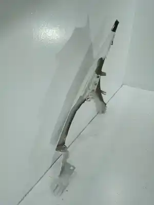 Peça sobressalente para automóvel em segunda mão guarda-lamas dianteiro direito por peugeot 208 access referências oem iam 9672971480  