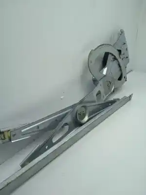 Peça sobressalente para automóvel em segunda mão elevador de vidros dianteiro direito por renault scenic iii expression referências oem iam 807300011r  