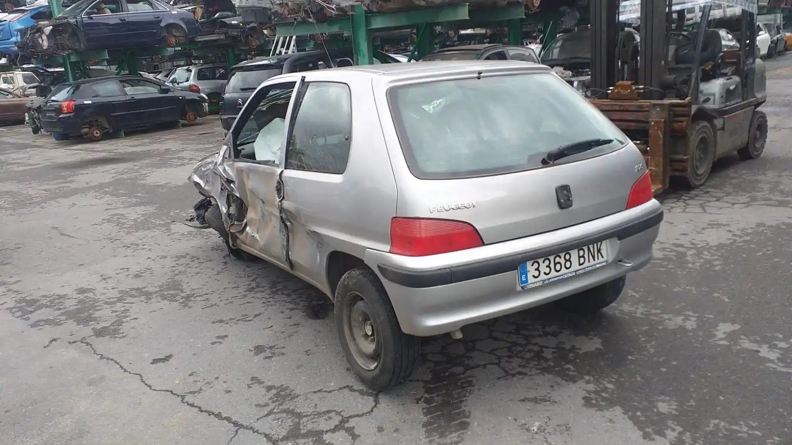 Cache moteur essuie-glace arrière coffre hayon Peugeot 106