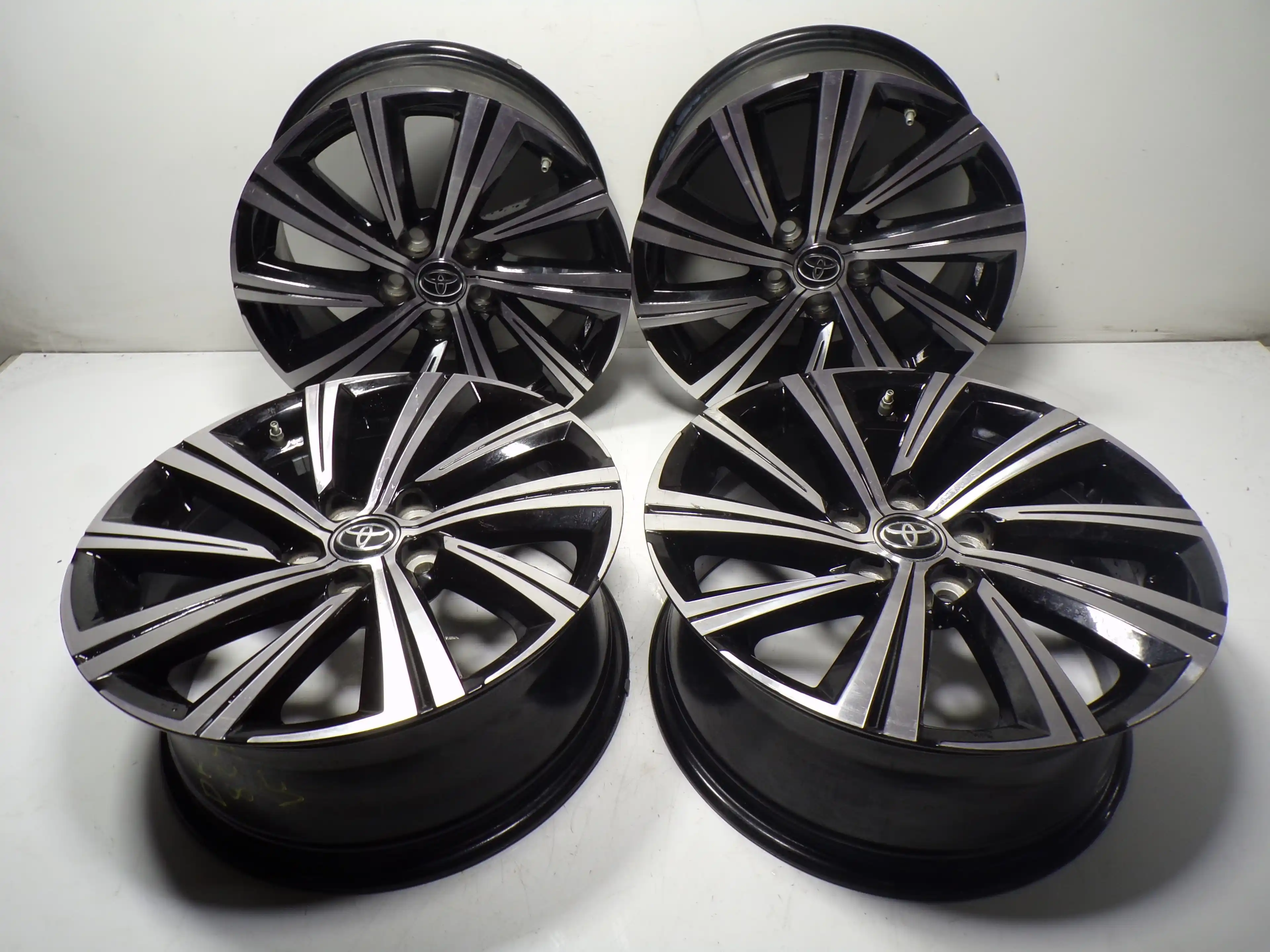 Rims set toyota corolla e21 sedan 1.8 16v hybrid 17255157