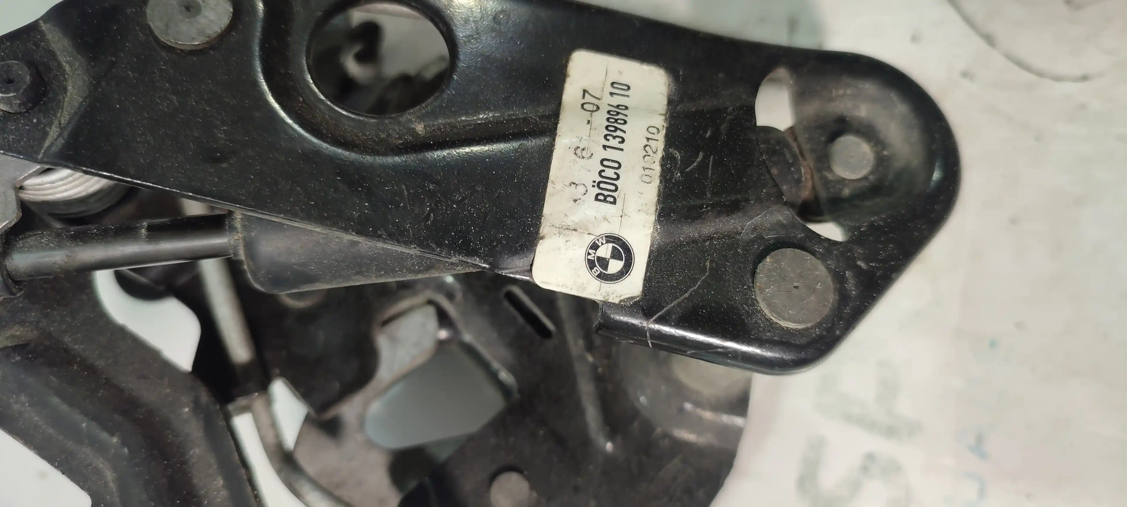 cerraduracapobmwserie5granturismo(f07)550ixdrive13989610