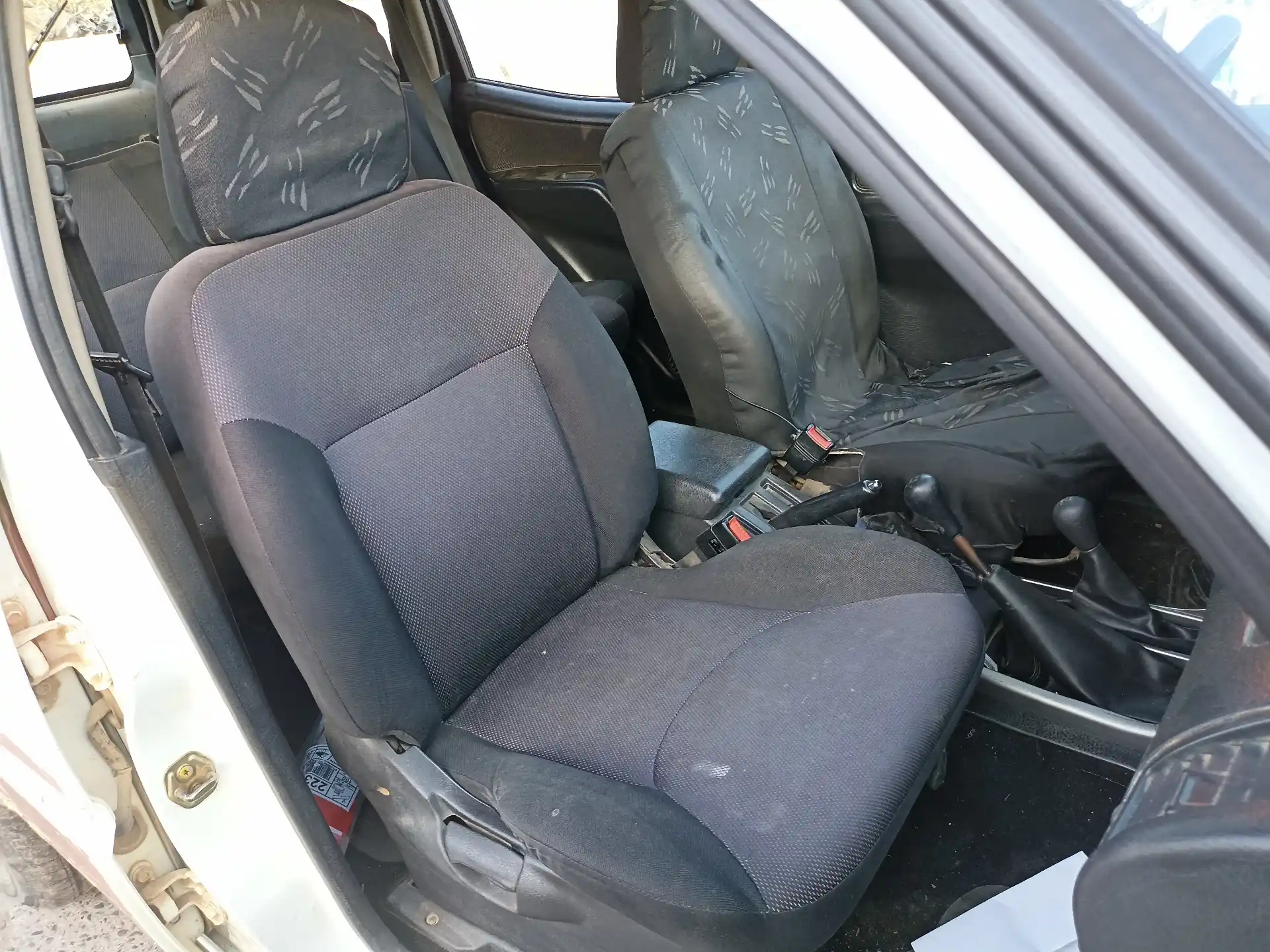 Assento dianteiro di nissan terrano terrano.ii r20 se 870000f610 td27ti  301732, image size:1920x1440